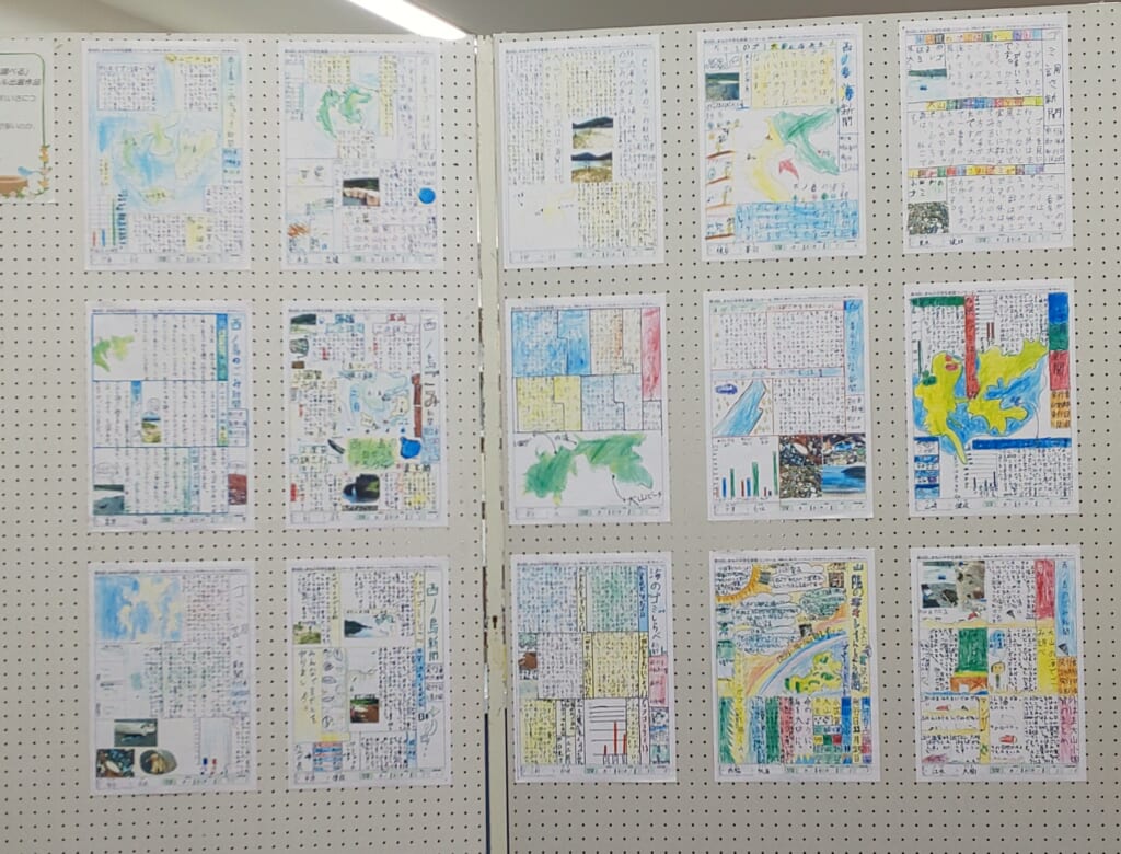 しまね小中学生新聞コンクール出展作品 小学３年生 展示 西ノ島町コミュニティ図書館